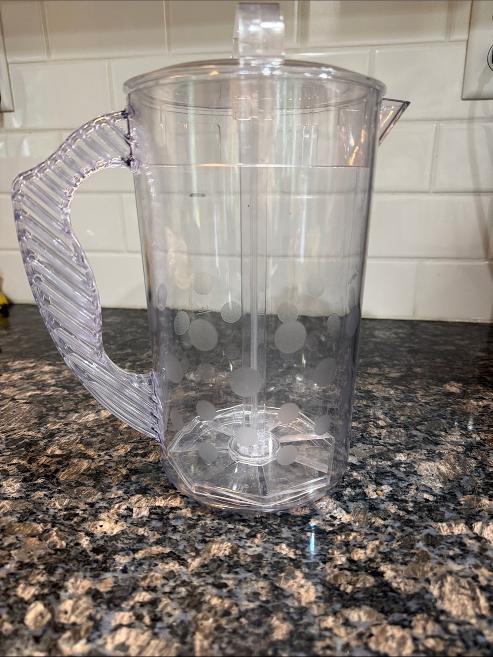Pampered chef—Clear Polka Dot Plastic Pitcher with Lid and Handle